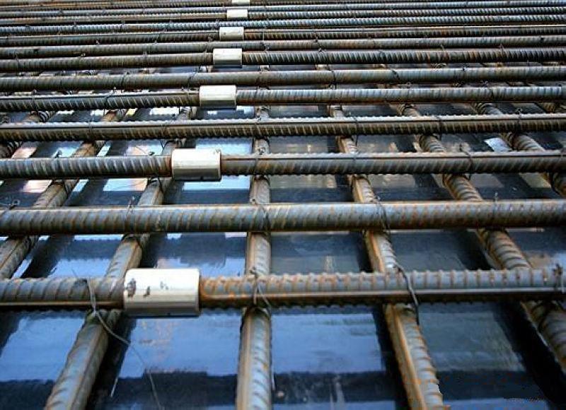 迁安为什么建楼房时，要在钢筋上加一排小圆环？原来作用这么大